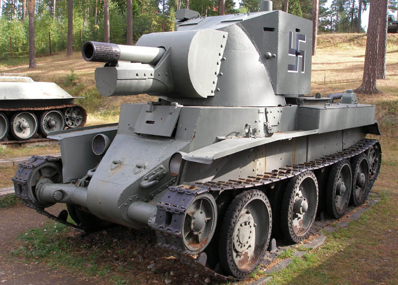 Illustration for article titled Japanese Girls und Panzer fans are visiting Finland to see a tank